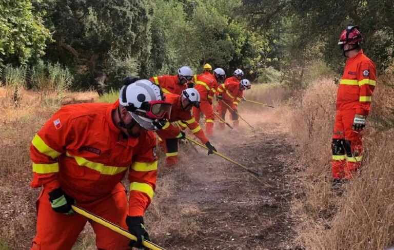 I Vigili del Fuoco maltesi in aiuto per spegnere gli incendi in Portogallo
