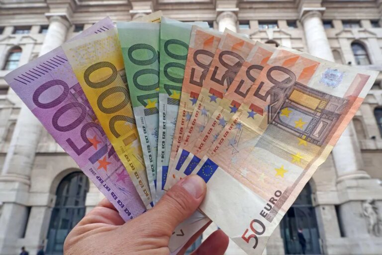 Nove grandi banche europee uniscono le forze per lanciare una stablecoin