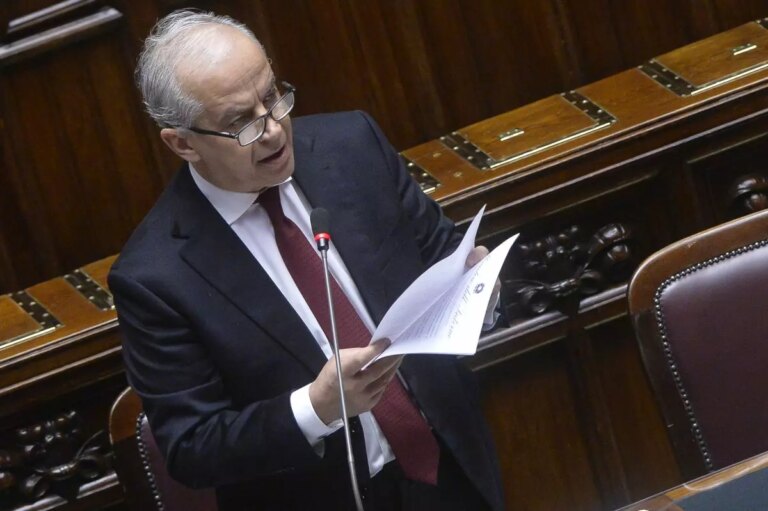 Piantedosi “Il taser è uno strumento imprescindibile per le forze dell’ordine”