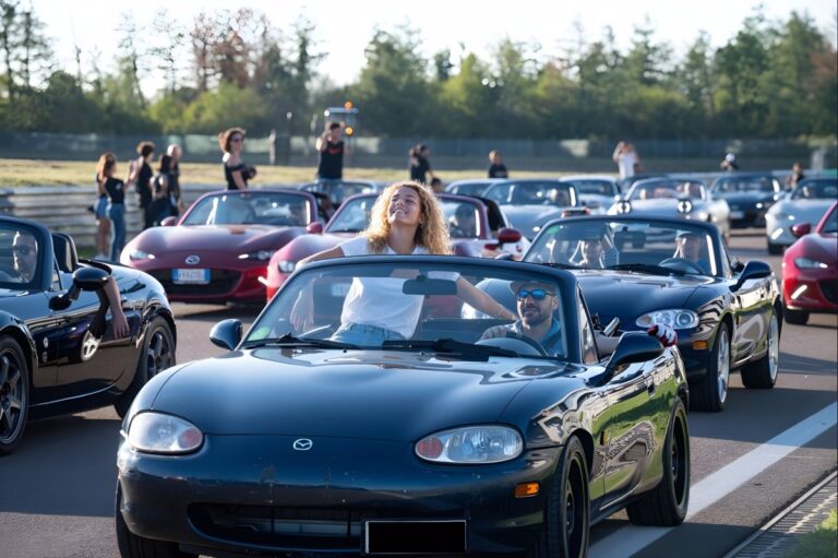 Mazda porta al Minardi Day le versioni speciali MX-5 2025