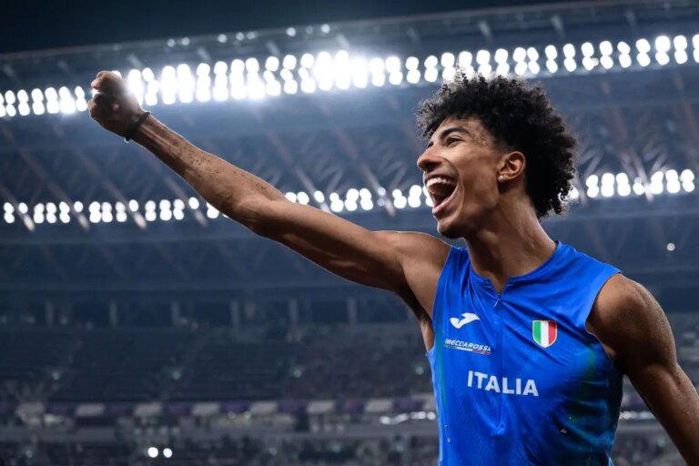Mattia Furlani nella storia, è medaglia d’oro nel salto in lungo ai Mondiali di Tokyo
