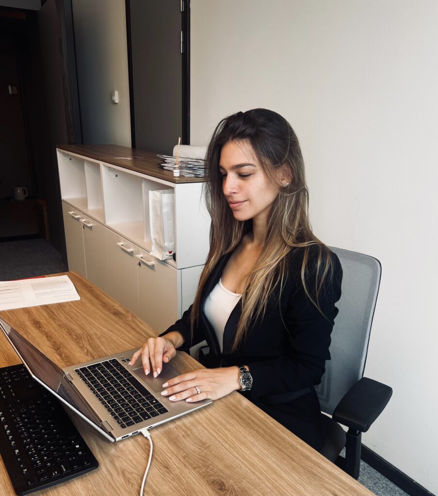 L'assistente europarlamentare al lavoro