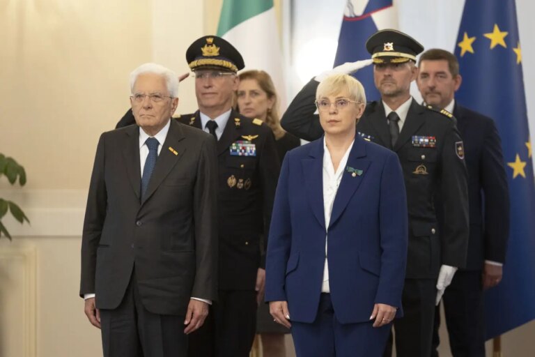Mattarella “In Polonia episodio gravissimo, si può scivolare verso il baratro”. E sul Medio Oriente: “Quello che avviene a Gaza è inaccettabile”