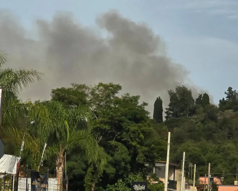 Esplosione in una fabbrica di fuochi a Napoli, feriti lievemente due carabinieri