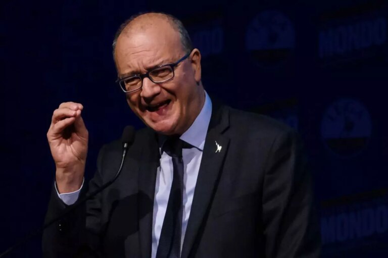 Valditara a Torino “La scuola sia un luogo di gentilezza. Vogliamo la verità su Paolo, il bullismo va stroncato”