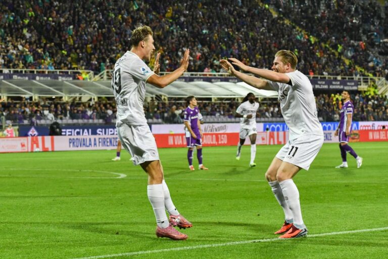 Il Napoli di Conte domina al Franchi, debutto con gol per Hojlund e Beukema: Fiorentina battuta 3-1