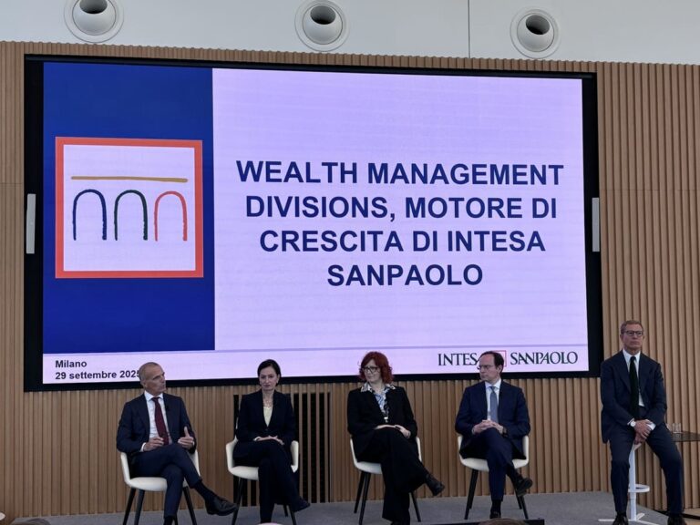 Intesa Sanpaolo, nel primo semestre gestiti 909 miliardi dal polo Wealth Management
