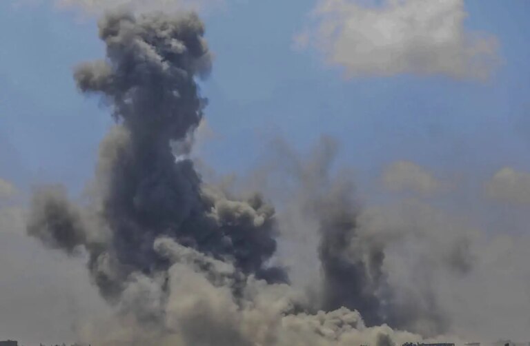 Israele bombarda i vertici di Hamas a Doha. Media “Uccisi alcuni dei leader”, ma l’organizzazione smentisce