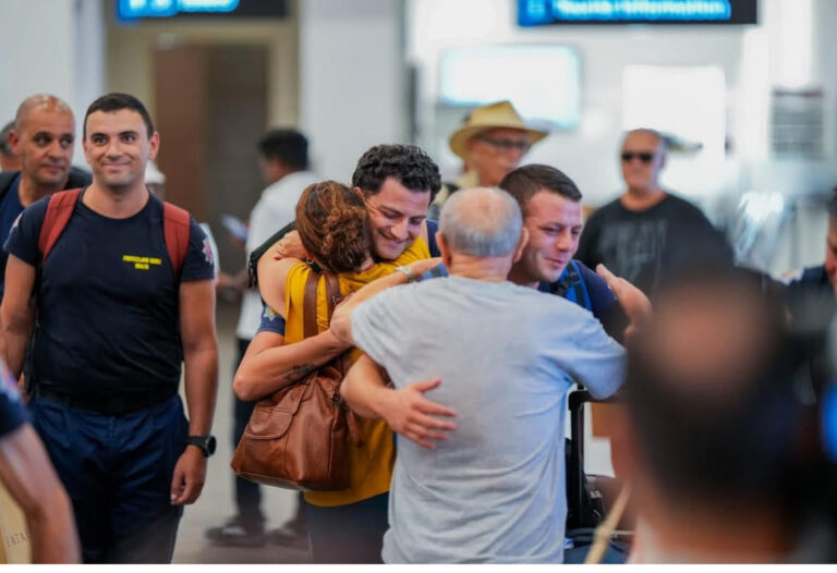 Malta, primi 20 vigili del fuoco rientrano dopo due settimane a combattere incendi in Portogallo