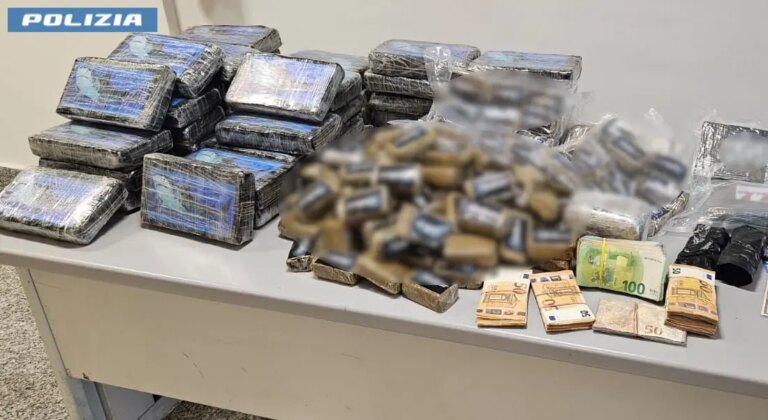 70 kg di droga nascosti nel box condominiale, arrestato un 30enne a Roma / Video