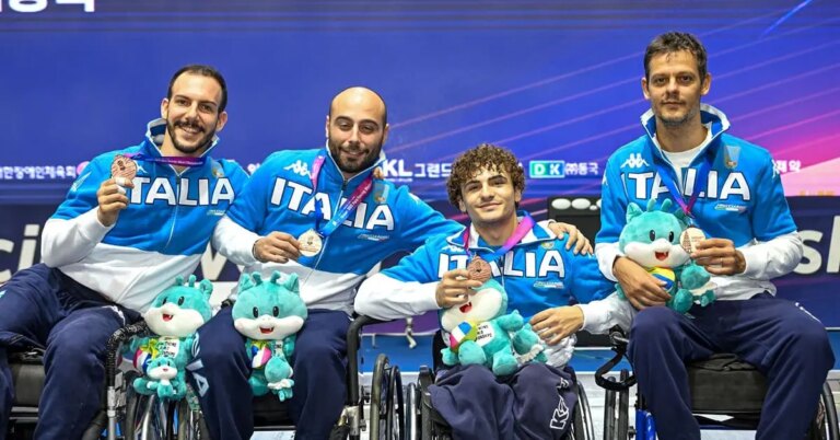 Fioretto maschile a squadre di bronzo ai Mondiali paralimpici di Iksan, settima medaglia per l’Italia