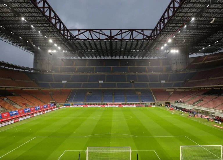 San Siro, la Giunta comunale approva la vendita dello stadio a Inter e Milan