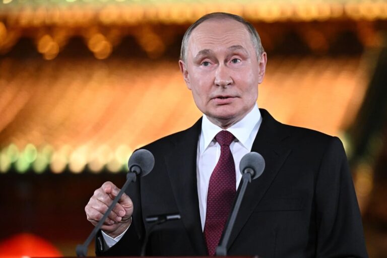 Ucraina, Putin “Zelensky venga a Mosca se è pronto per l’incontro. Se i negoziati falliscono useremo la forza militare”