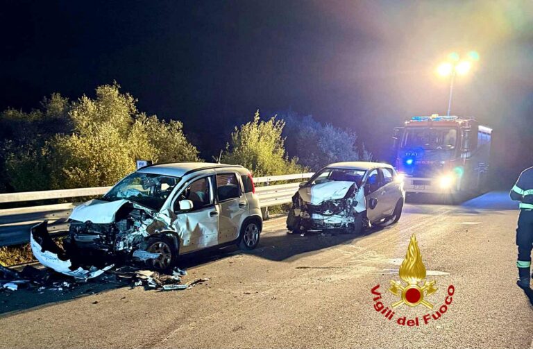 Nella notte scontro frontale ad Arzachena: cinque feriti