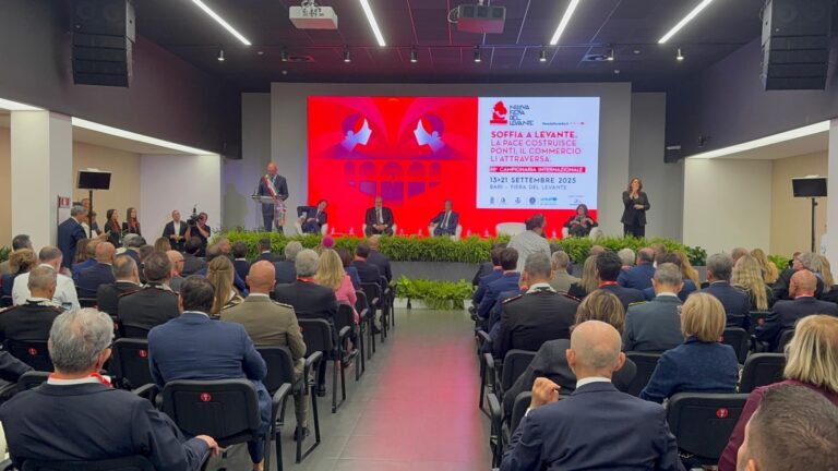 Musumeci inaugura la Fiera del Levante nel giorno dell’addio di Emiliano