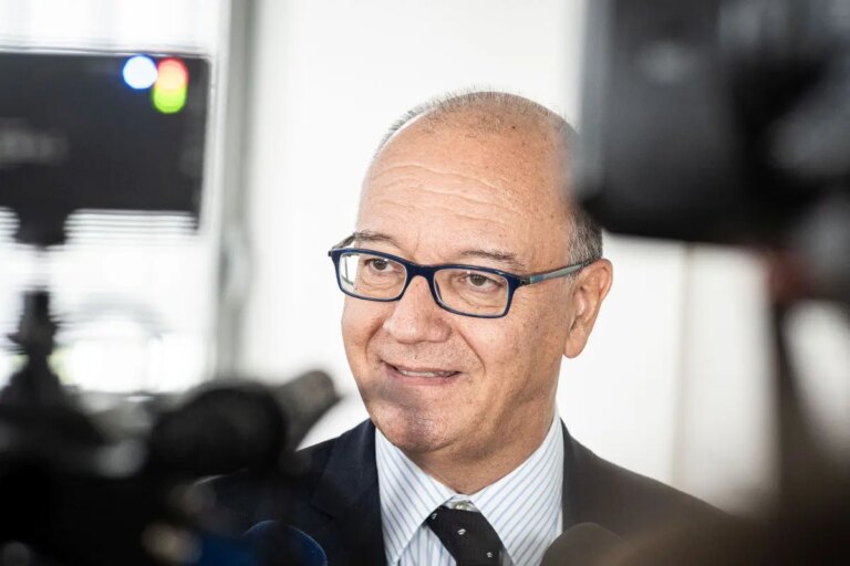 Valditara “L’IA non potrà mai sostituire i docenti. Manovra? Serve aumento delle risorse, ho parlato con Giorgetti”