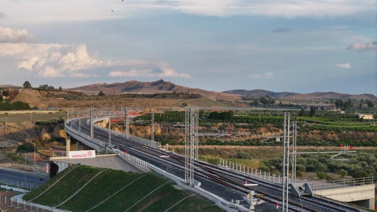 Ferrovia Palermo-Catania-Messina, inaugurata la nuova tratta Bicocca-Catenanuova. Salini “Un passo storico per la mobilità”