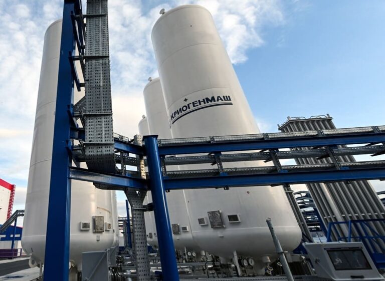 Via libera dei ministri Ue allo stop al gas russo. Voto contrario di Ungheria e Slovacchia