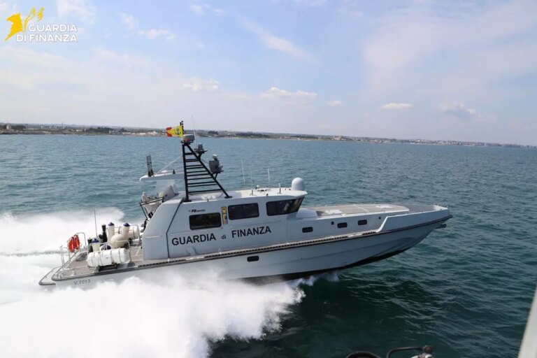 Arrestato un ricercato internazionale per frode finanziaria al largo della costa di Bari