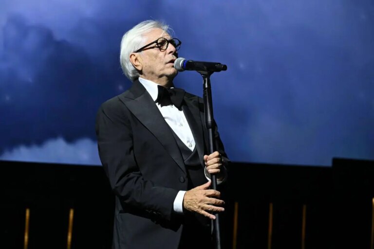 Nino D’Angelo annuncia un nuovo tour 2026 per i 50 anni di carriera