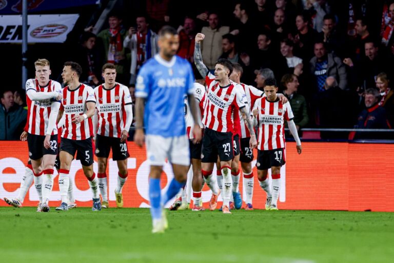 Sconfitta shock del Napoli a Eindhoven, il PSV domina e dilaga per 6 a 2