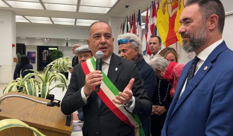 La mostra “Palermo rifiorisce con Santa Rosalia” fa tappa a Chicago