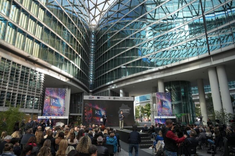 Intelligenza artificiale a scuola, Fontana e Tironi “Lombardia pronta per una grande rivoluzione”