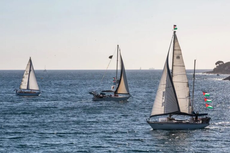 Flotilla, liberati i quattro parlamentari italiani. Israele “Abbordata l’ultima imbarcazione”