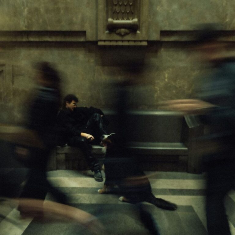 Il 24 ottobre esce “Occhiaie”, il nuovo singolo di Carl Brave