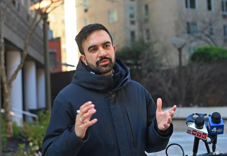 New York con Mamdani guida la riscossa anti-Trump al grido di “No Kings”