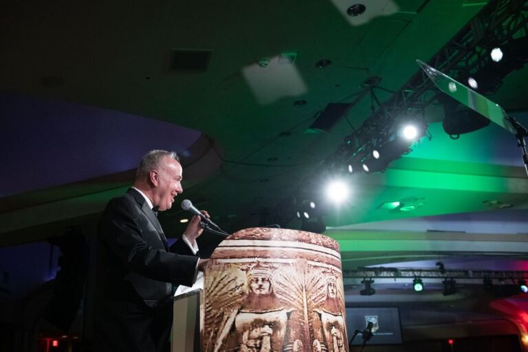 La NIAF celebra il suo 50° anniversario con John Elkann e Andrea Bocelli