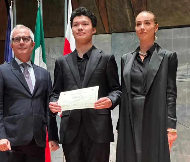 Il 17enne cinese Aozhe Zhang si aggiudica il Premio Paganini