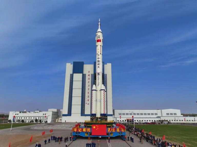 Cina: Shenzhou-21 e Long March-2F trasferiti nell’area di lancio