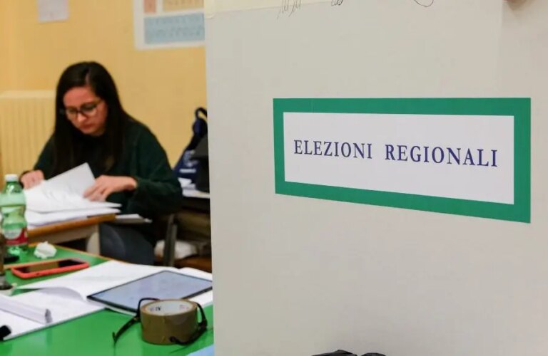 Elezioni regionali in Veneto, urne aperte fino alle 15. Affluenza in netto calo