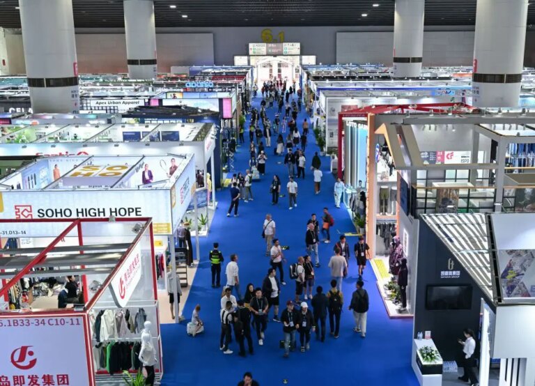 Cina: Fiera di Canton si chiude con numero record di acquirenti esteri (1)