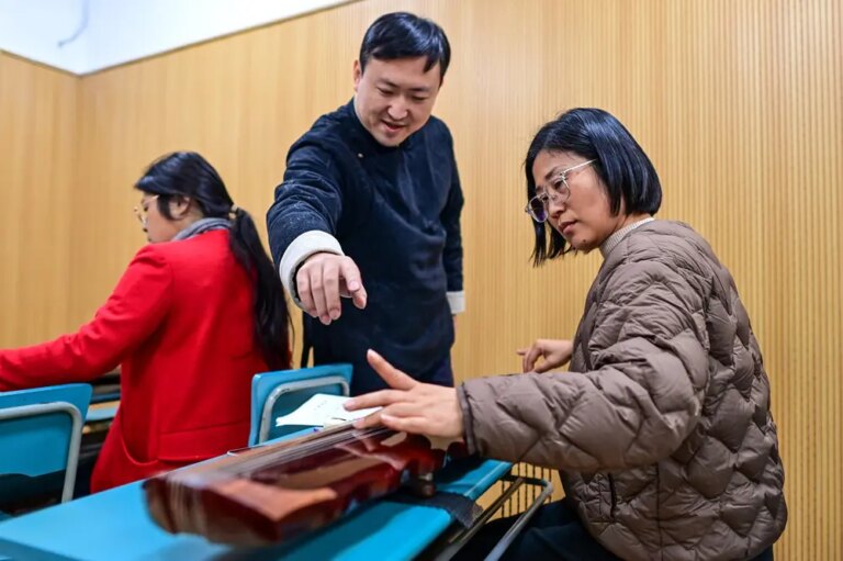 Cina: a Ningbo risorse utilizzate per un progetto di lezioni di scuola serale (3)