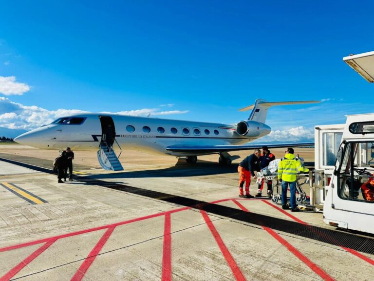 Neonata da Cagliari a Milano con un volo sanitario d’urgenza dell’Aeronautica Militare