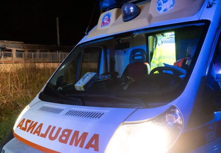 Scontro tra stuntman durante uno spettacolo nel Napoletano, un morto