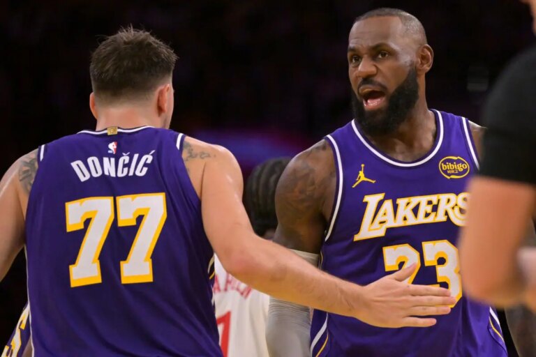Super Doncic fa volare i Lakers nel derby di LA, McCollum abbatte Atlanta: il resoconto della notte Nba