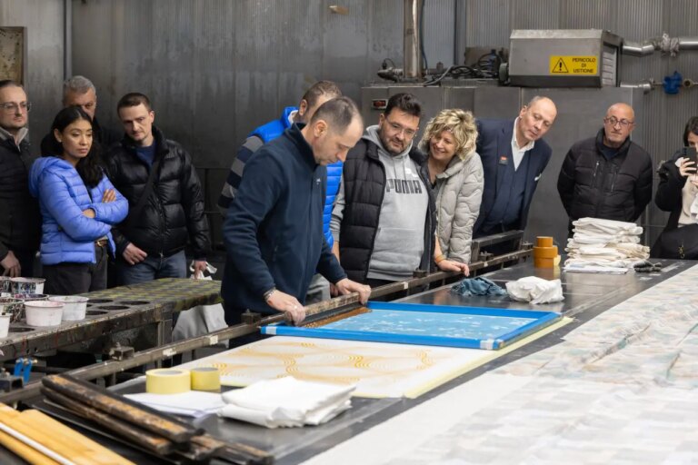 In migliaia alla scoperta della manifattura, cala il sipario su Open Factory 2025