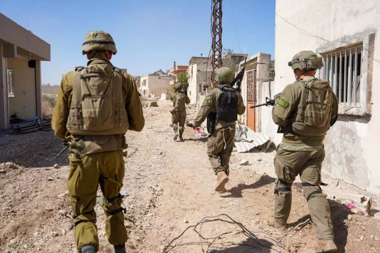 Decine di palestinesi arrestati dalle Idf dopo l’attacco in Cisgiordania