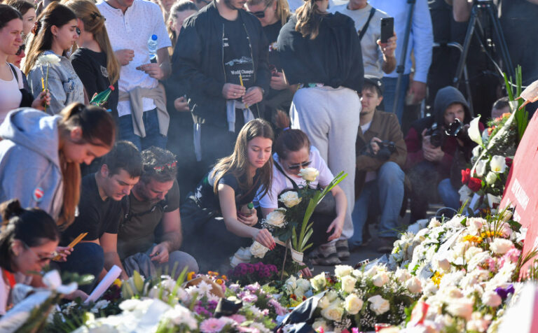 Serbia, migliaia di persone in piazza un anno dopo la tragedia di Novi Sad