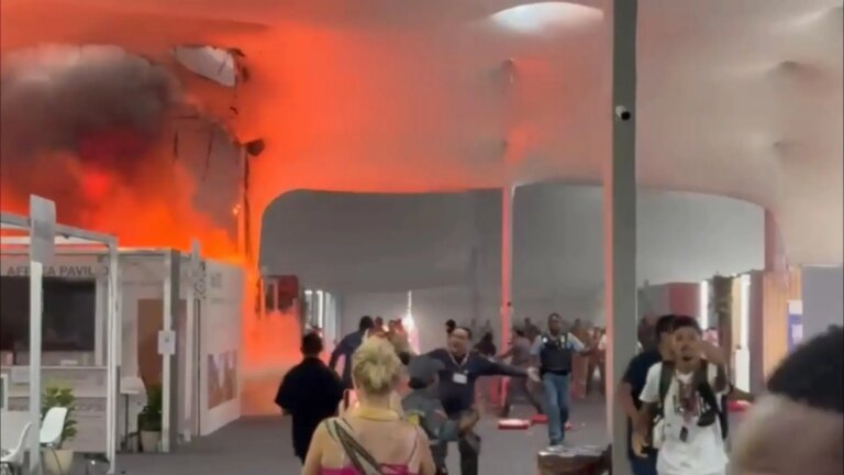 Incendio alla Cop30 a Belem vicino al Padiglione Italia, conferenza Onu evacuata / Video