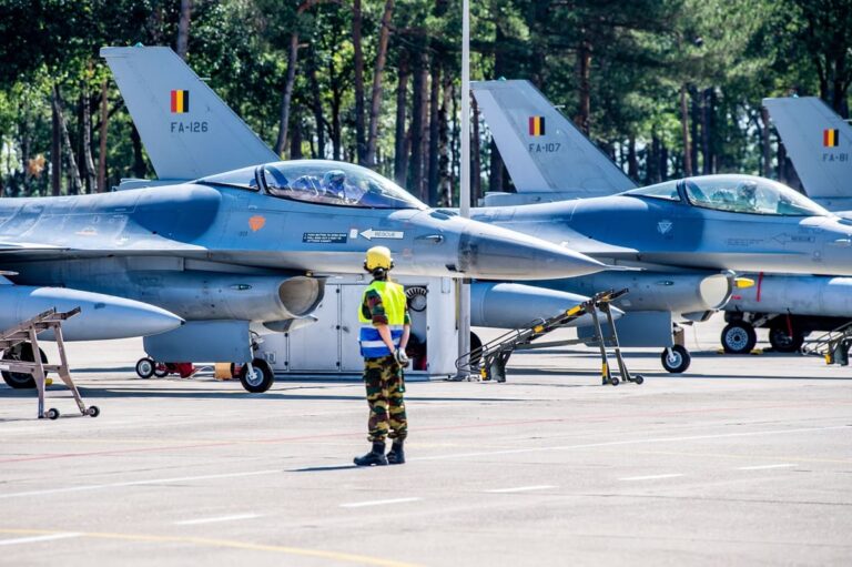 Belgio, avvistati droni sulla base militare di Kleine-Brogel per due notti consecutive