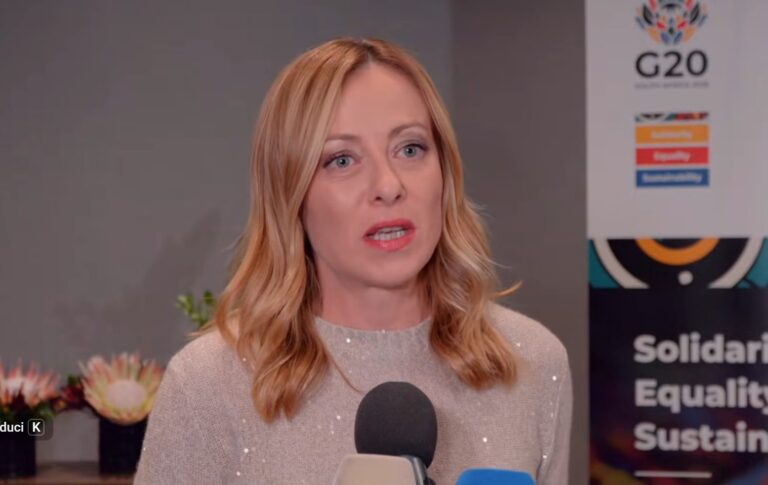 Ucraina, Meloni “Non credo che il tema sia una controproposta, lavoriamo sul piano di Trump” / Video