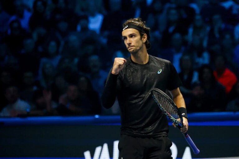 Atp Finals, epico Musetti: rimonta De Minaur ed è ancora in lizza per le semifinali