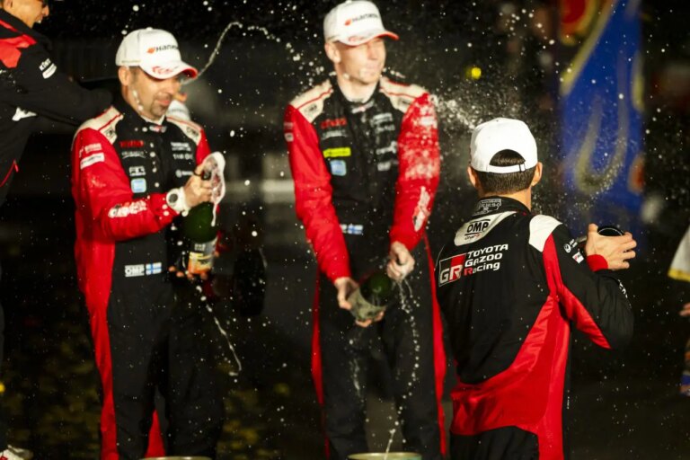 Sebastian Ogier vince il Rally del Giappone, ora per il titolo è lotta a tre