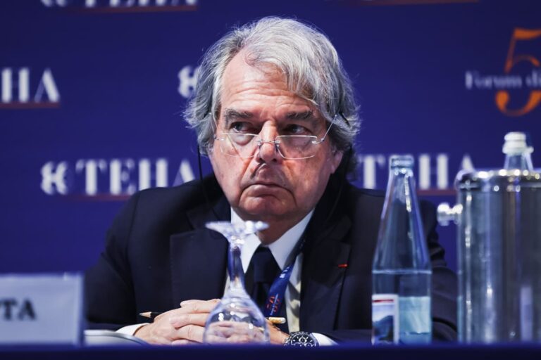 Le opposizioni attaccano l’aumento di stipendio di Brunetta, il presidente del Cnel: “Revoco con effetto immediato la decisione”