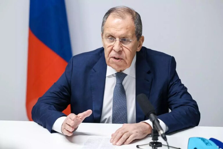 Lavrov “Pronto a incontrare Rubio”. Massicci attacchi in Ucraina, molte città senza riscaldamento e acqua