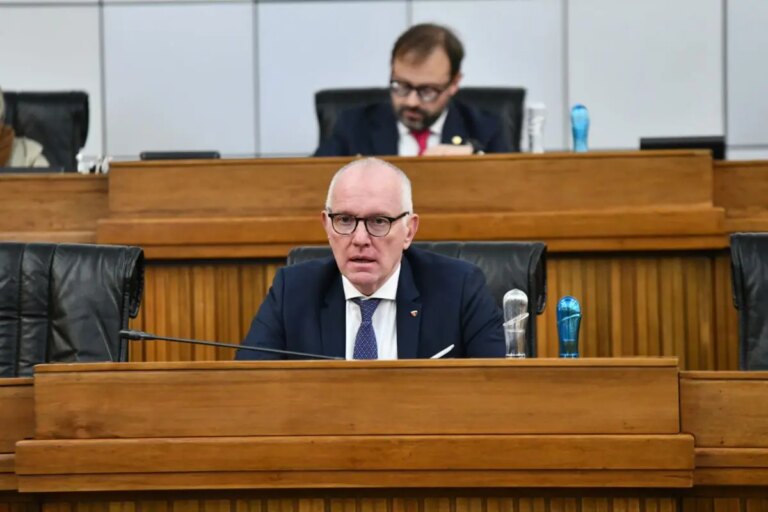 Renzo Testolin eletto nuovo Presidente della Regione autonoma Valle d’Aosta